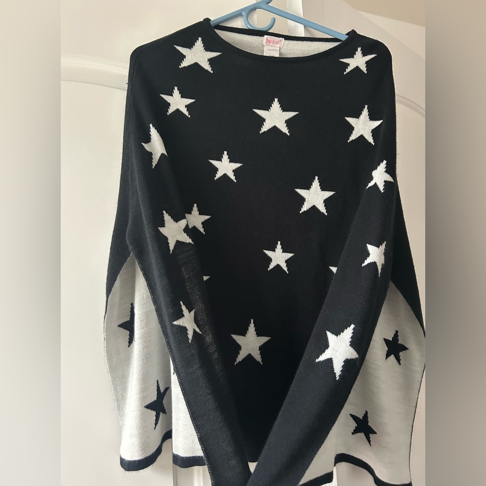 Black Star Pattern Sweater Poncho - Picture 5 of 5
